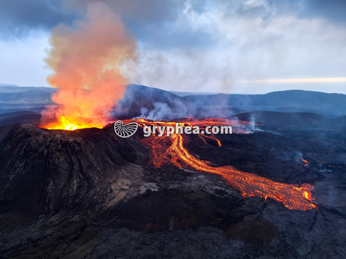Volcan du Geldingadalir en éruption (Islande, Juillet 2021) - gryphea.com